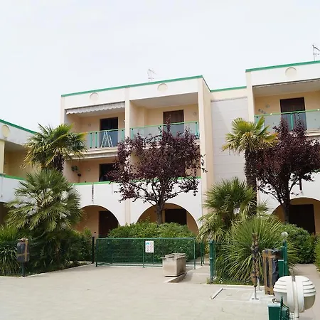 Aparthotel Lia